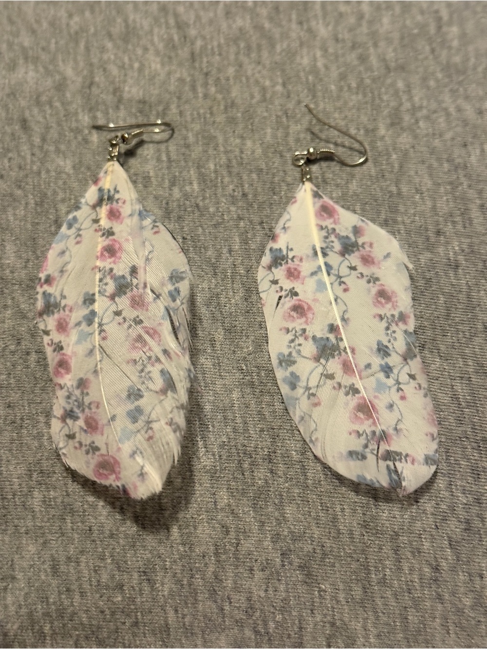 Floral Rose Feather Drop Earrings in Cream and Pink - Picture 3 of 6